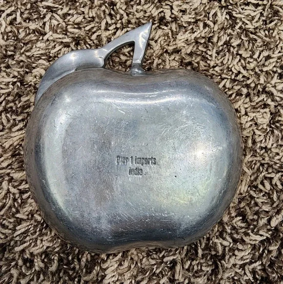 Pier 1 Imports Apple & Leaf Shaped Metal Candy Trinket Dishes India - Picture 2 of 2